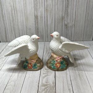Vintage Ceramic Dove Birds Figurines On Floral Rock Decorative Pair 5'' Tall